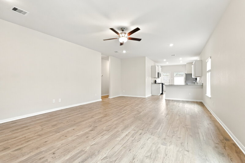 1,650/Mo, 15550 Caramel Springs Dr Conroe, TX 77303 Living Room View