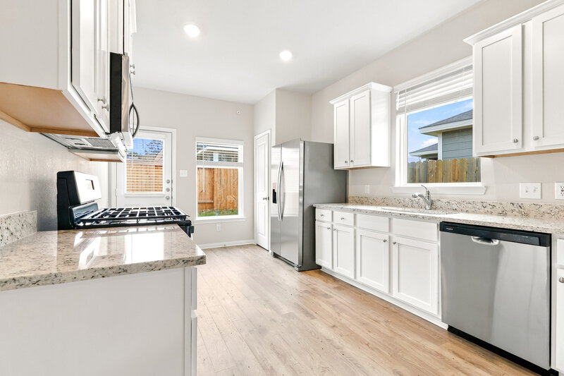 1,650/Mo, 15550 Caramel Springs Dr Conroe, TX 77303 Kitchen View