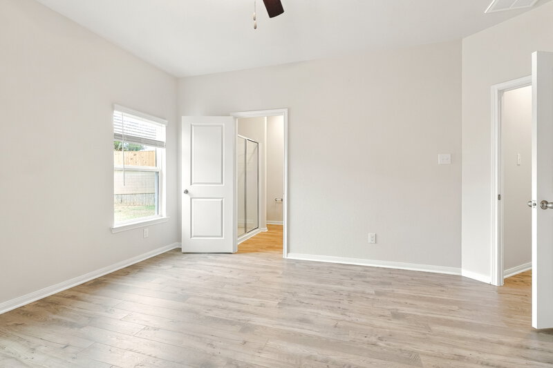 1,650/Mo, 15550 Caramel Springs Dr Conroe, TX 77303 Primary Bedroom View