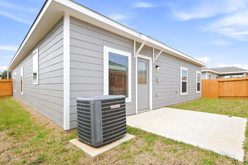 1,650/Mo, 15550 Caramel Springs Dr Conroe, TX 77303 Rear View