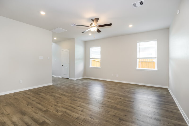 2,035/Mo, 16426 Honeysuckle Hill Dr Conroe, TX 77303 Living Room View 3