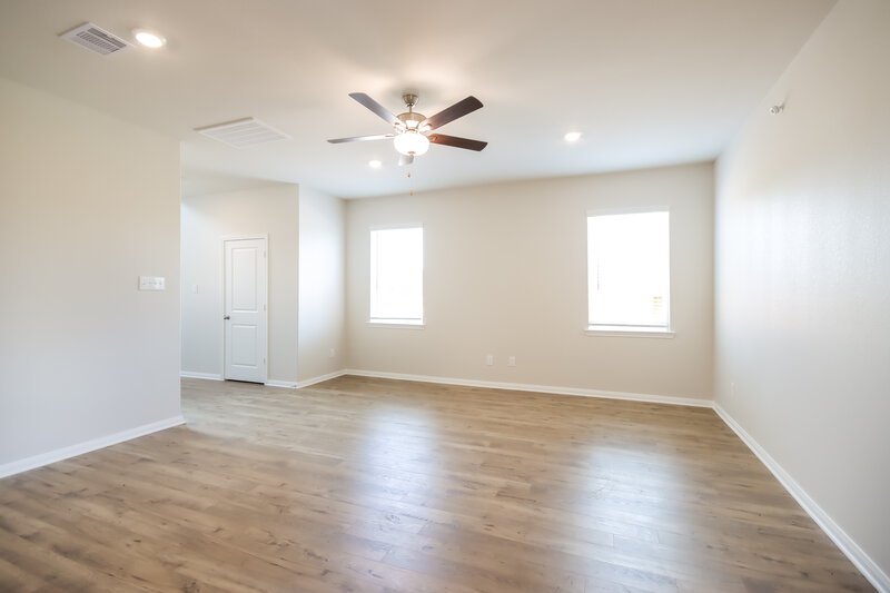 1,900/Mo, 15558 Caramel Springs Dr Conroe, TX 77303 Living Room View