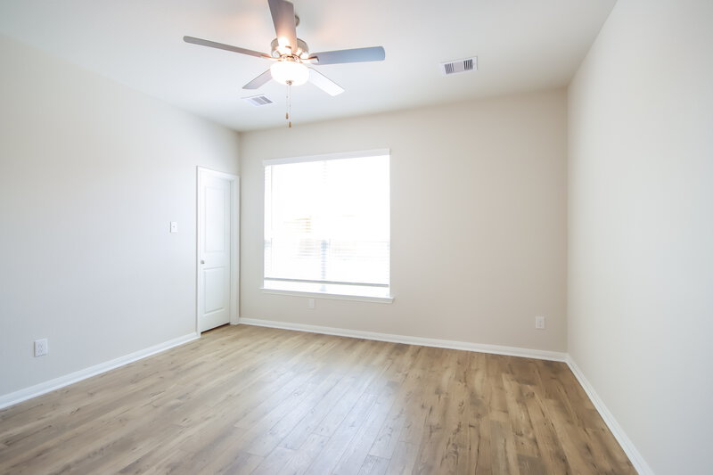 1,900/Mo, 15558 Caramel Springs Dr Conroe, TX 77303 Main Bedroom View