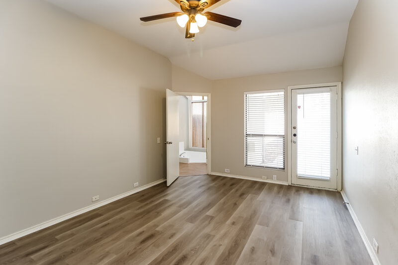 1,925/Mo, 8611 Pines Place Dr Humble, TX 77346 Main Bedroom View