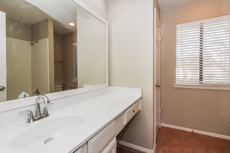 1,945/Mo, 25307 Avery Hill Ln Spring, TX 77373 Bathroom View