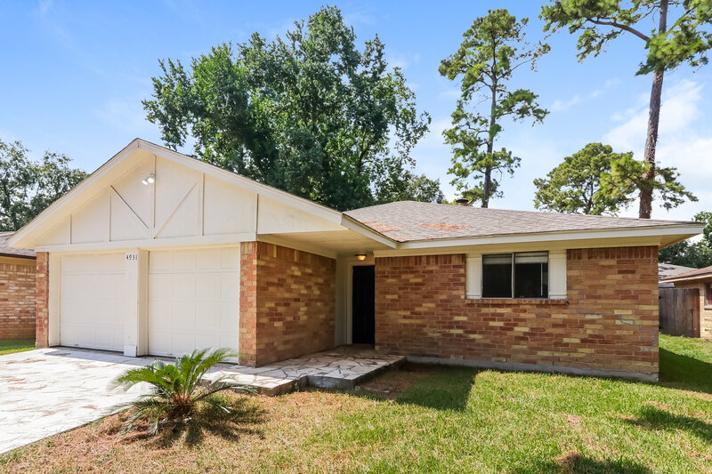 1,665/Mo, 4931 Fitzwater Dr Spring, TX 77373 Front View