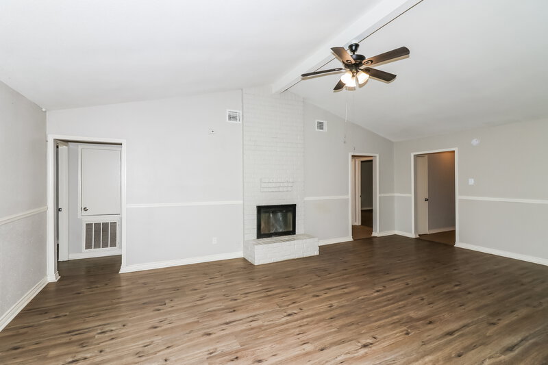 1,665/Mo, 4931 Fitzwater Dr Spring, TX 77373 Living Room View