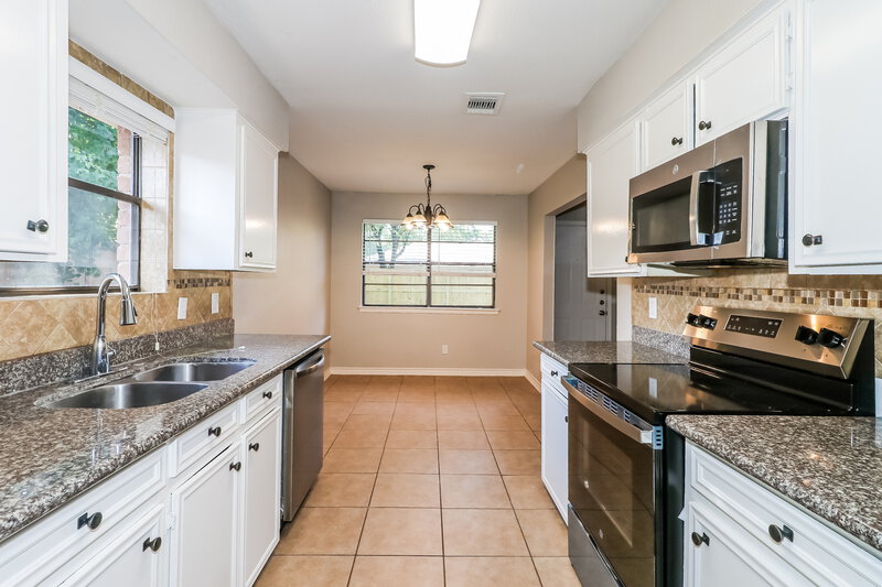 1,665/Mo, 4931 Fitzwater Dr Spring, TX 77373 Kitchen View 2
