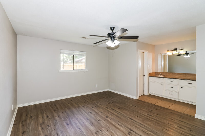 1,665/Mo, 4931 Fitzwater Dr Spring, TX 77373 Main Bedroom View 2