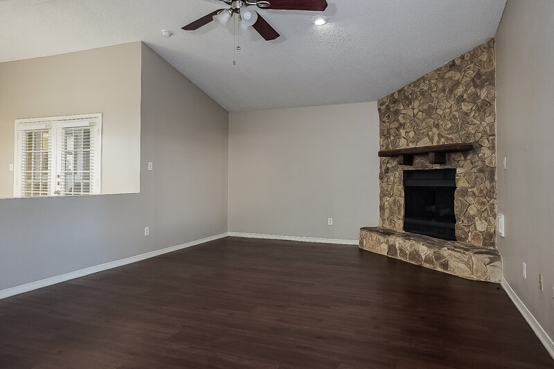 1,970/Mo, 3114 Timberlark Dr Kingwood, TX 77339 Living Room View 2