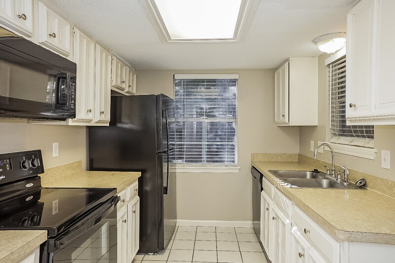 1,970/Mo, 3114 Timberlark Dr Kingwood, TX 77339 Kitchen View