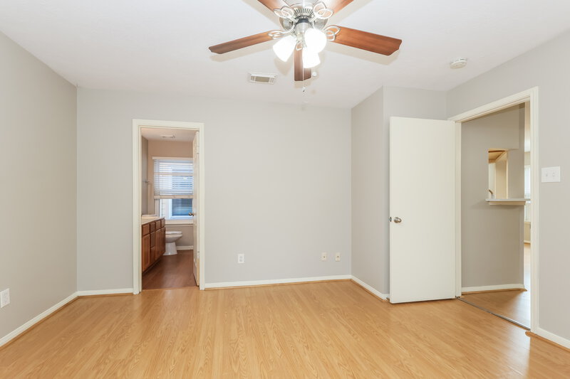 1,665/Mo, 12231 Innisfall Cir Tomball, TX 77377 Main Bedroom View 2