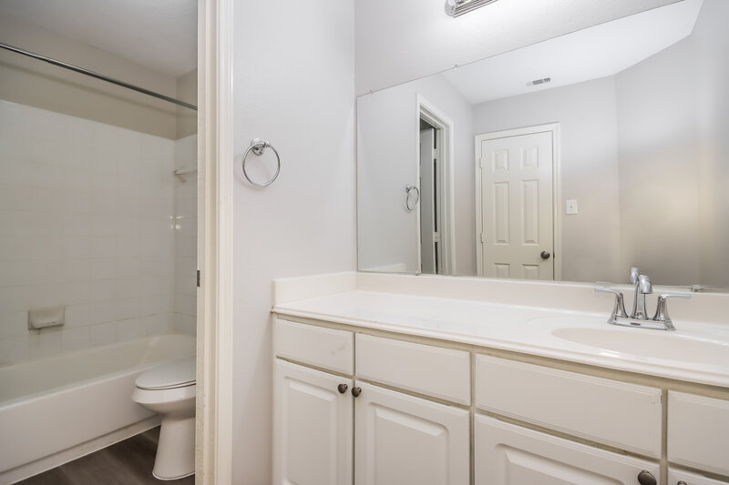 1,925/Mo, 9858 Wing St Conroe, TX 77385 Bathroom View