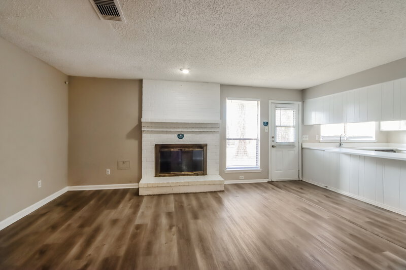 2,105/Mo, 17331 Glenhew Rd Humble, TX 77396 Living Room View