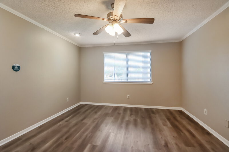 2,105/Mo, 17331 Glenhew Rd Humble, TX 77396 Main Bedroom View 2