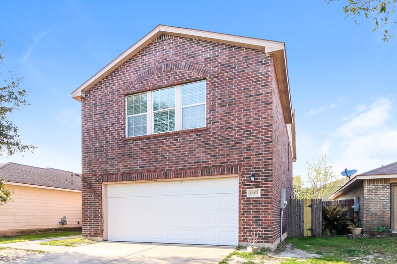 2,280/Mo, 12451 Sterlingstone Dr Houston, TX 77066 Front View