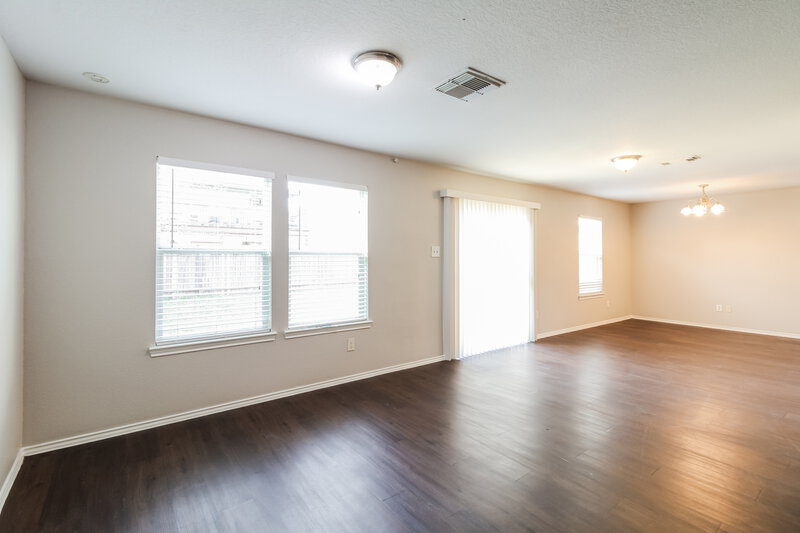 2,280/Mo, 12451 Sterlingstone Dr Houston, TX 77066 Living Room View