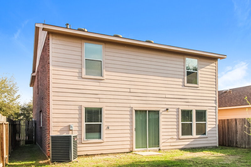 2,280/Mo, 12451 Sterlingstone Dr Houston, TX 77066 Rear View