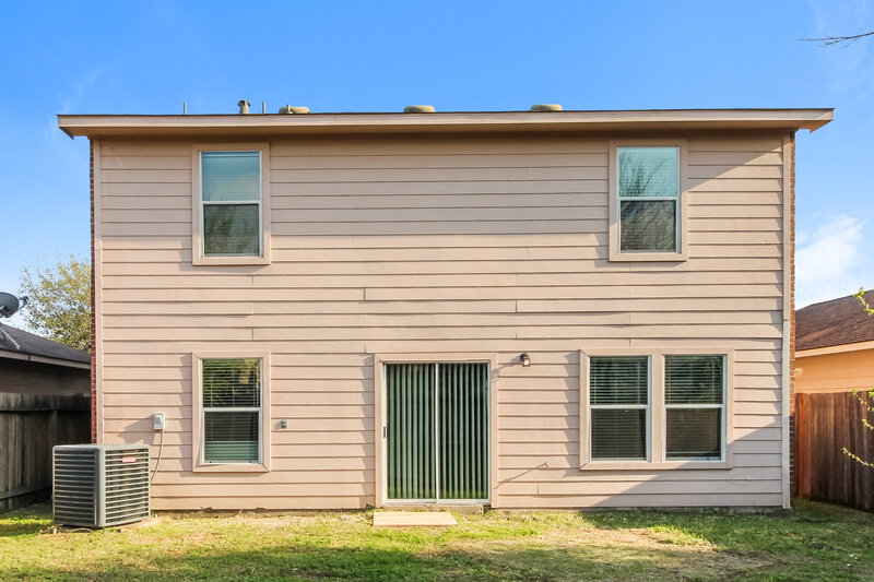 2,280/Mo, 12451 Sterlingstone Dr Houston, TX 77066 Rear View 3