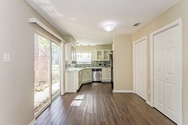 1,720/Mo, 5410 Village Springs Dr Kingwood, TX 77339 Dining Room View