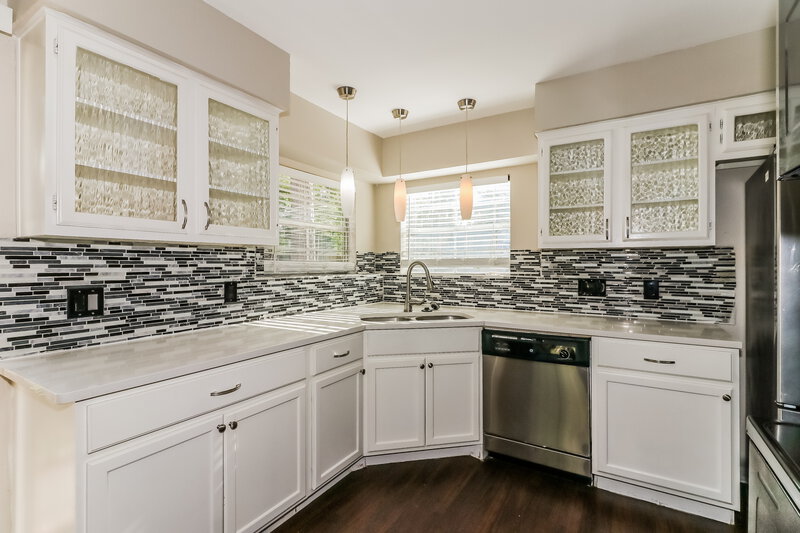 1,720/Mo, 5410 Village Springs Dr Kingwood, TX 77339 Kitchen View