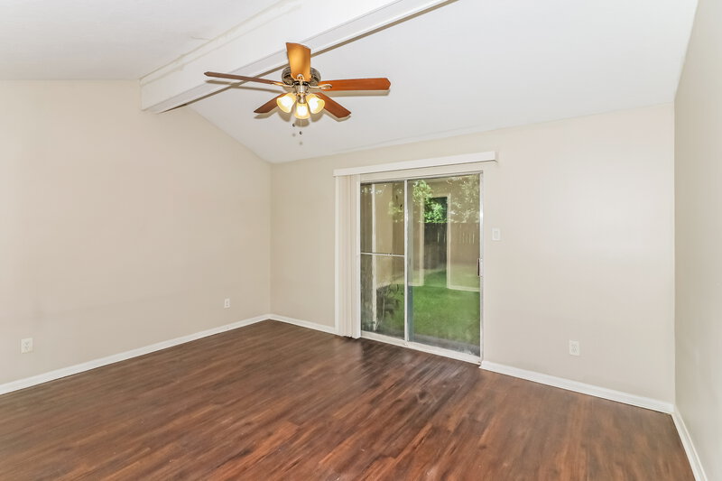 1,720/Mo, 5410 Village Springs Dr Kingwood, TX 77339 Main Bedroom View