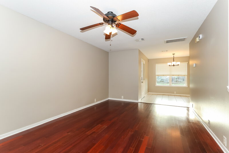 1,795/Mo, 19119 Royal Isle Dr Tomball, TX 77375 Living Room View