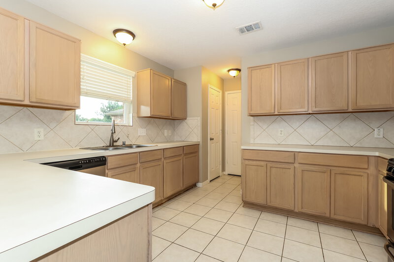1,795/Mo, 19119 Royal Isle Dr Tomball, TX 77375 Kitchen View