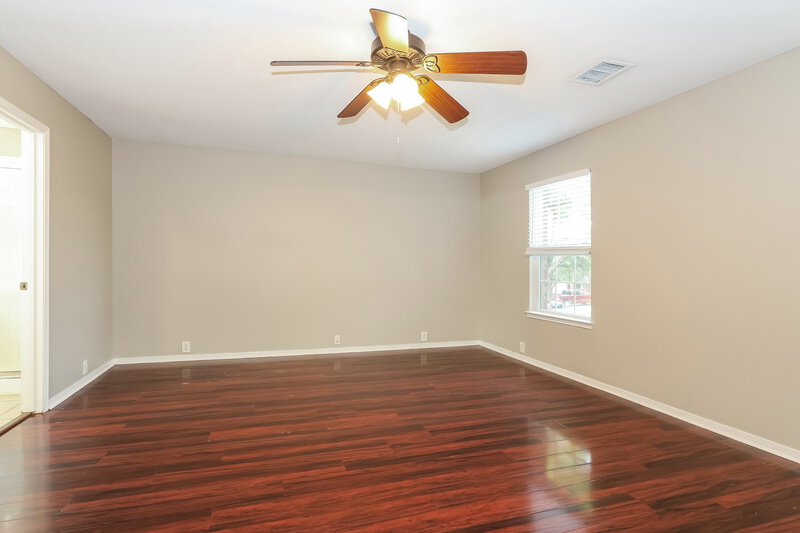 1,795/Mo, 19119 Royal Isle Dr Tomball, TX 77375 Main Bedroom View 2