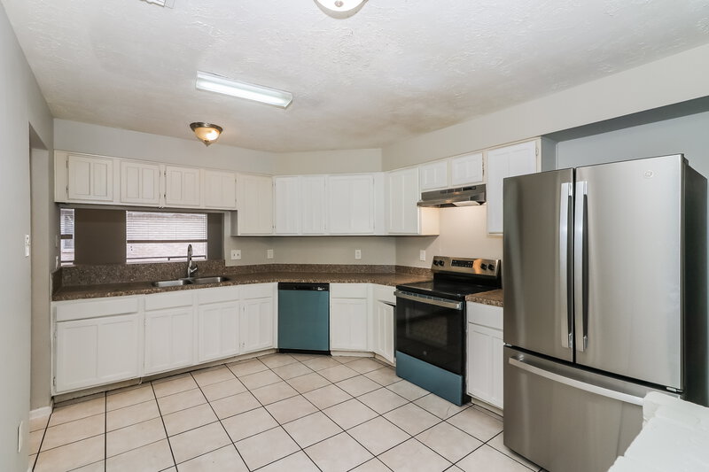1,765/Mo, 20015 Bishops Gate Ln Humble, TX 77338 Kitchen View 2