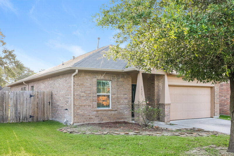 2,275/Mo, 24642 Sandusky Dr Tomball, TX 77375 Front View