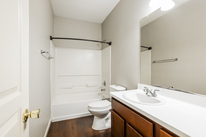 2,275/Mo, 24642 Sandusky Dr Tomball, TX 77375 Bathroom View