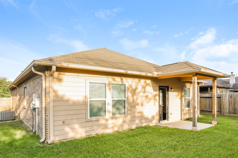 2,275/Mo, 24642 Sandusky Dr Tomball, TX 77375 Rear View