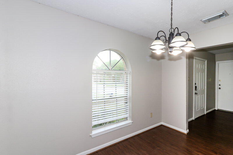 1,750/Mo, 6527 La Violetta Dr Houston, TX 77083 Dining Room View
