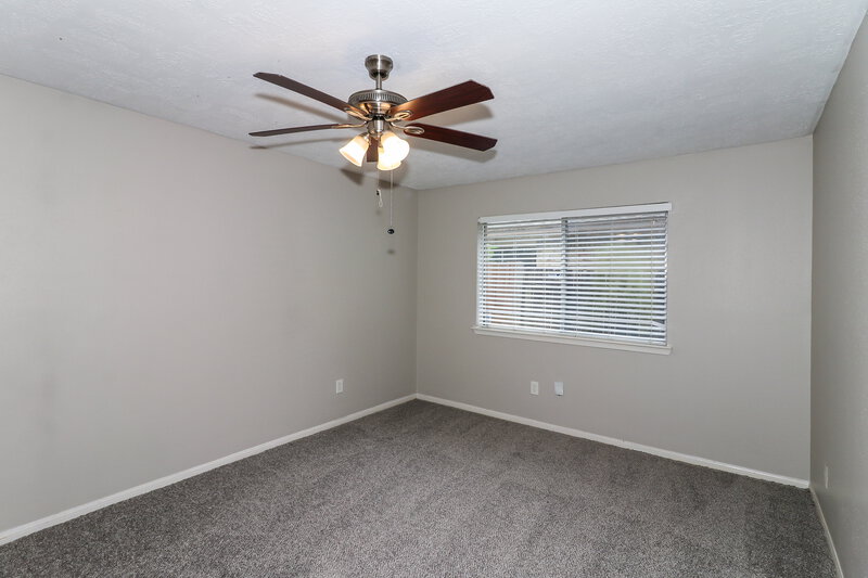 1,750/Mo, 6527 La Violetta Dr Houston, TX 77083 Main Bedroom View