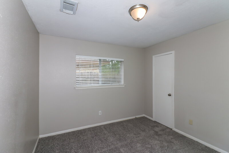 1,750/Mo, 6527 La Violetta Dr Houston, TX 77083 Bedroom View 2