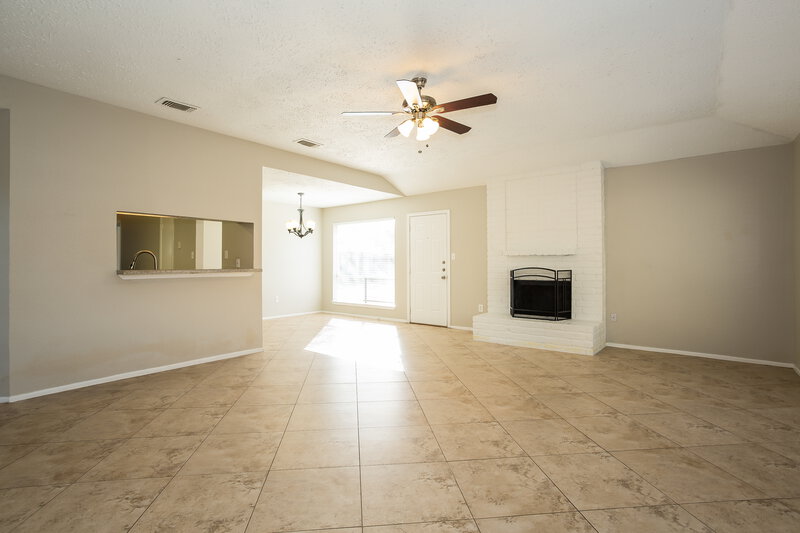 2,035/Mo, 16331 Silver Sky Ln Houston, TX 77095 Living Roomlarge View 2