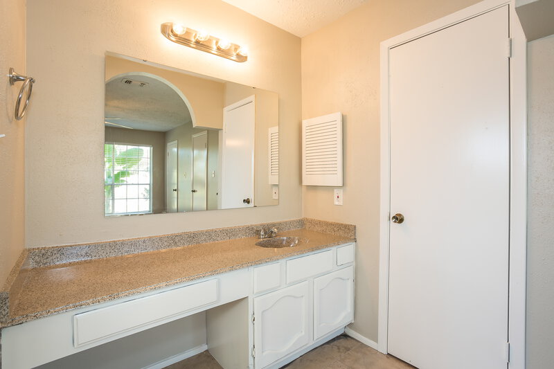 2,035/Mo, 16331 Silver Sky Ln Houston, TX 77095 Master Bathroomlarge View 2