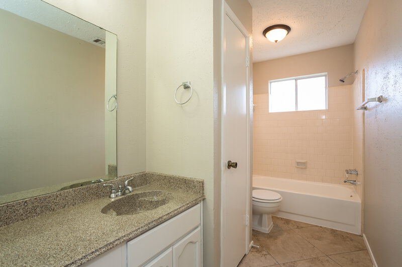 2,035/Mo, 16331 Silver Sky Ln Houston, TX 77095 Bathroomlarge View
