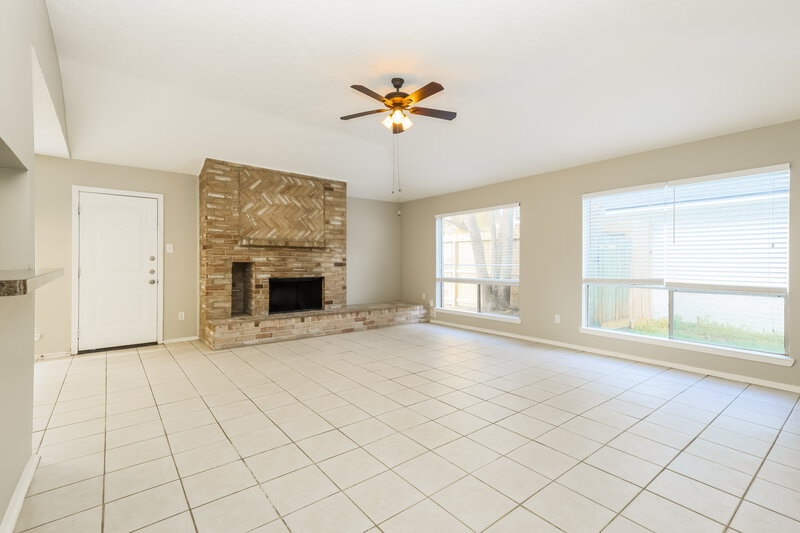 1,880/Mo, 4831 Owens Creek Ln Spring, TX 77388 Living Room View