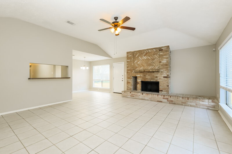 1,880/Mo, 4831 Owens Creek Ln Spring, TX 77388 Living Room View 2