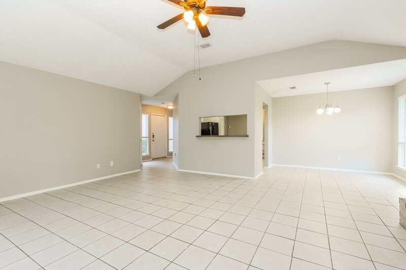 1,880/Mo, 4831 Owens Creek Ln Spring, TX 77388 Living Room View 3
