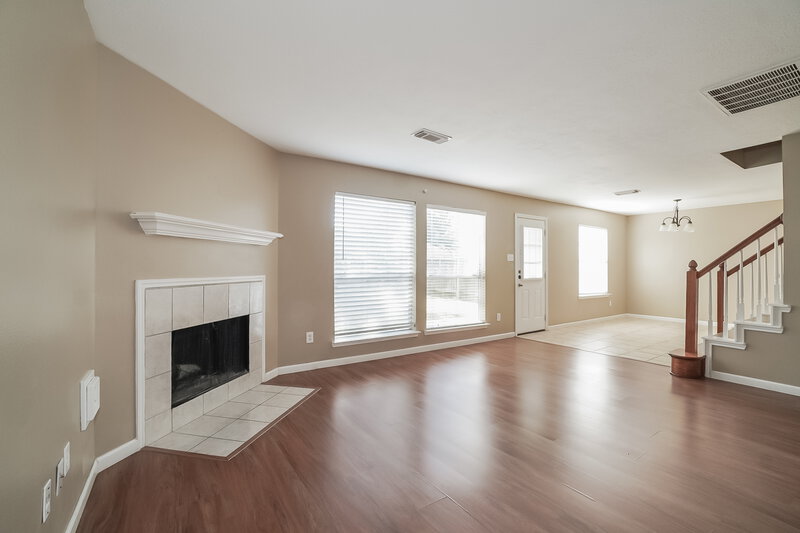 1,800/Mo, 12247 Westlock Dr Tomball, TX 77377 Living Room View