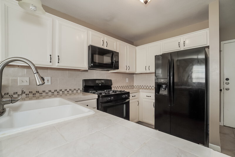 1,800/Mo, 12247 Westlock Dr Tomball, TX 77377 Kitchen View