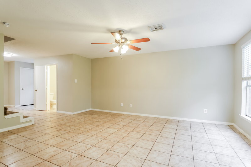 2,050/Mo, 18415 Willow Moss Dr Katy, TX 77449 Living Room View