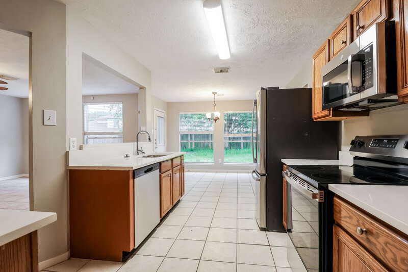 2,050/Mo, 18415 Willow Moss Dr Katy, TX 77449 Kitchen View