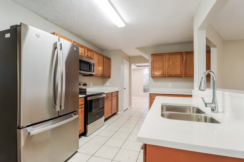 2,050/Mo, 18415 Willow Moss Dr Katy, TX 77449 Kitchen View 2