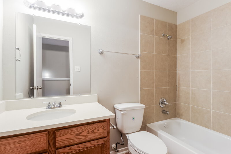 2,050/Mo, 18415 Willow Moss Dr Katy, TX 77449 Bathroom View