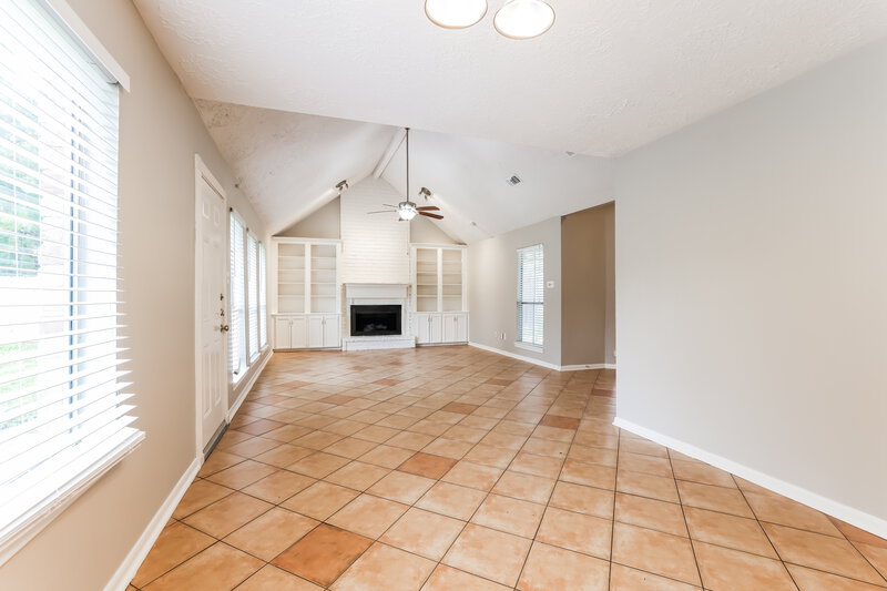 1,940/Mo, 9811 Churchill Way Dr Houston, TX 77065 Living Room View
