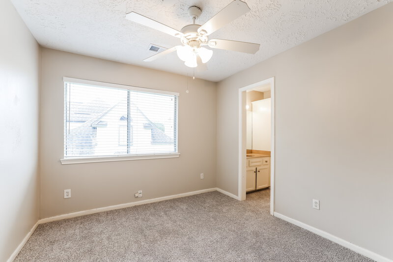 1,940/Mo, 9811 Churchill Way Dr Houston, TX 77065 Main Bedroom View